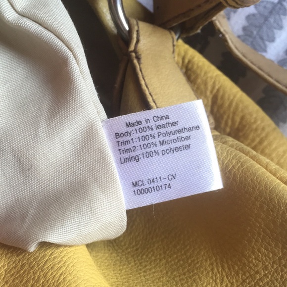 💛“The Sak” hobo in vibrant yellow. 💛 - Picture 4 of 17